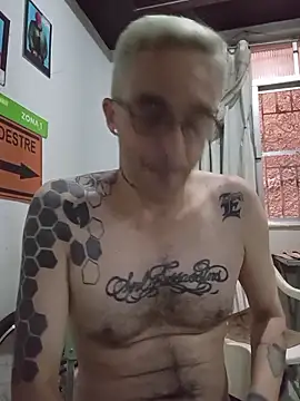 Snapshot of dinho_carioca chatting on 01.14.26 dinho carioca online show from 01.14.26