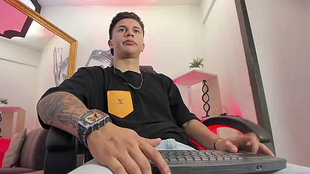 Snapshot of liaamsmiith_ chatting on 02.13.26 liaamsmiith online show from 02.13.26