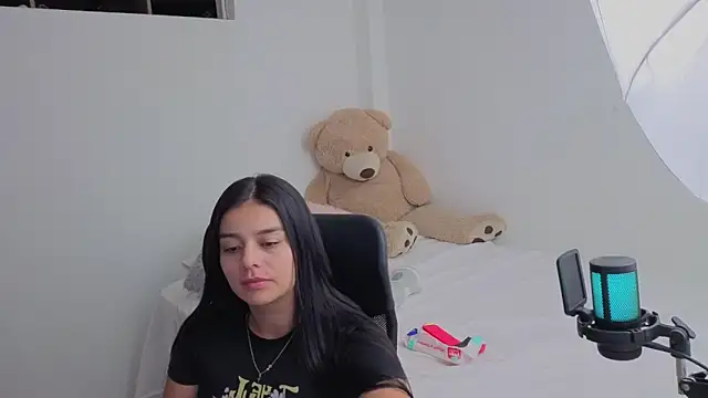 valerihouse online show from 04.04.26