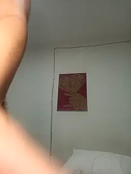 Snapshot of lauren_milf chatting on 09.22.25 lauren milf online show from 09.22.25