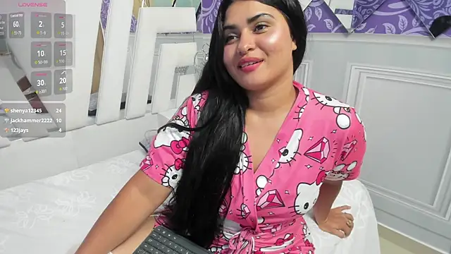 Snapshot of Scarleth_horny chatting on 09.20.25 Scarleth horny online show from 09.20.25