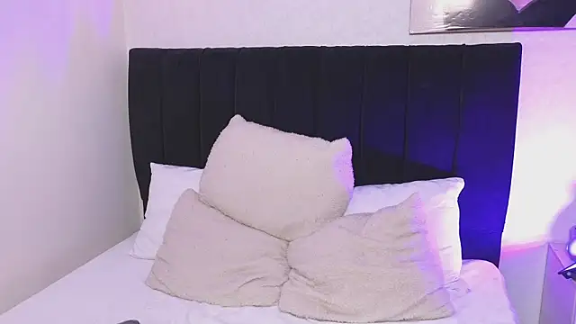 antonellariva  online show from 04.15.26