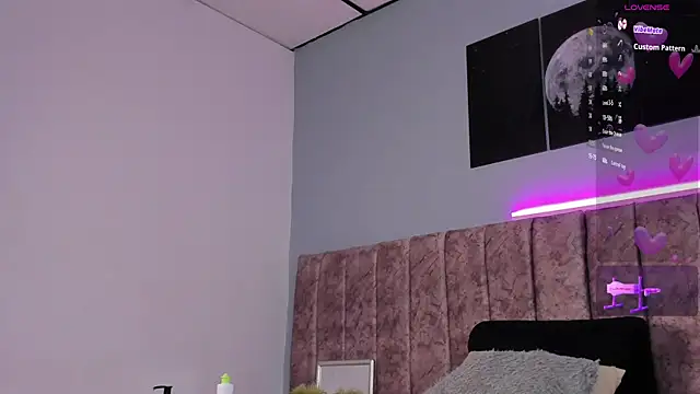 Niicolle Evanss online show from 11.16.25