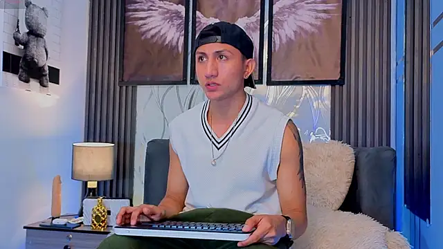 oliver mr  online show from 03.31.26