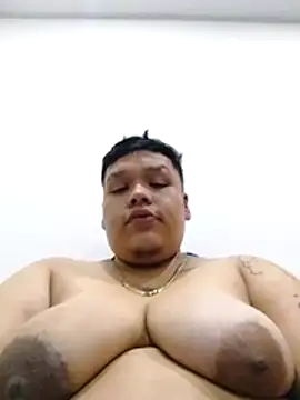 Snapshot of Yulian_bigclit7 chatting on 11.28.25 Yulian bigclit7 online show from 11.28.25