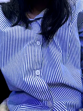 Snapshot of seemujaan chatting on 10.28.25 seemujaan online show from 10.28.25