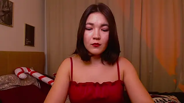 Halle Berrry online show from 12.18.25