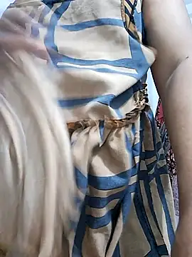 Snapshot of BeautyGirl_sara chatting on 10.24.25 BeautyGirl sara online show from 10.24.25