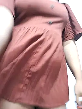 Snapshot of BeautyGirl_sara chatting on 11.10.25 BeautyGirl sara online show from 11.10.25