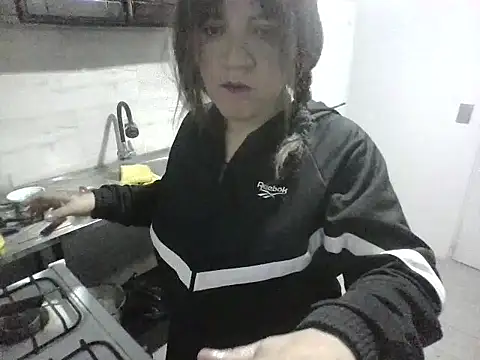 Snapshot of Isisflame chatting on 10.25.25 Isisflame online show from 10.25.25