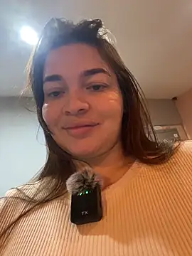 sarahreyess 11 online show from 03.04.26