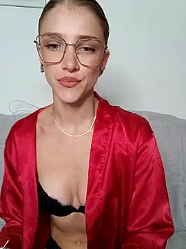 Snapshot of TeaseRosie chatting on 09.29.25 TeaseRosie online show from 09.29.25