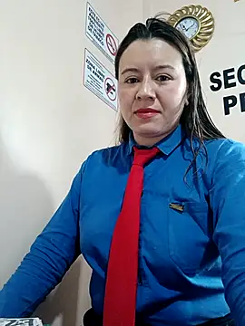 Snapshot of Hannah-colx chatting on 04.17.26 Hannah-colx online show from 04.17.26