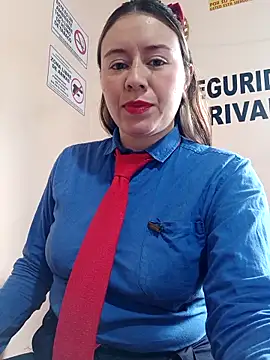 Snapshot of Hannah-colx chatting on 04.24.26 Hannah-colx online show from 04.24.26