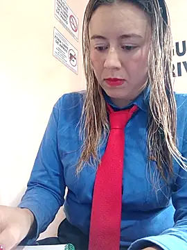 Snapshot of Hannah-colx chatting on 04.25.26 Hannah-colx online show from 04.25.26