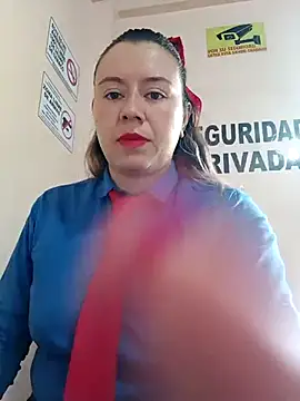 Snapshot of Hannah-colx chatting on 04.28.26 Hannah-colx online show from 04.28.26