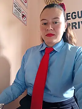 Snapshot of Hannah-colx chatting on 05.11.26 Hannah-colx online show from 05.11.26