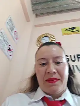 Snapshot of Hannah-colx chatting on 05.16.26 Hannah-colx online show from 05.16.26