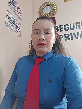 Snapshot of Hannah-colx chatting on 05.17.26 Hannah-colx online show from 05.17.26