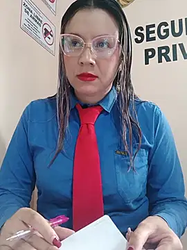 Snapshot of Hannah-colx chatting on 05.18.26 Hannah-colx online show from 05.18.26