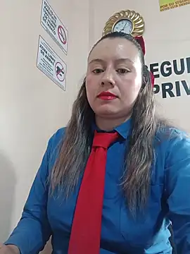 Snapshot of Hannah-colx chatting on 05.19.26 Hannah-colx online show from 05.19.26