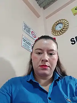 Snapshot of Hannah-colx chatting on 05.26.26 Hannah-colx online show from 05.26.26
