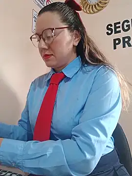 Snapshot of Hannah-colx chatting on 06.05.26 Hannah-colx online show from 06.05.26