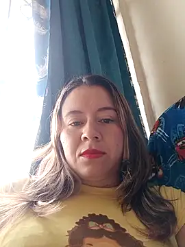 Snapshot of Hannah-colx chatting on 07.16.26 Hannah-colx online show from 07.16.26