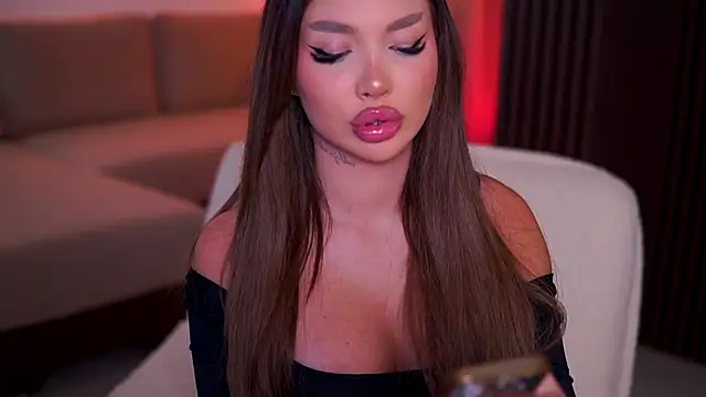 Snapshot of CassyeLips chatting on 09.20.25 CassyeLips online show from 09.20.25