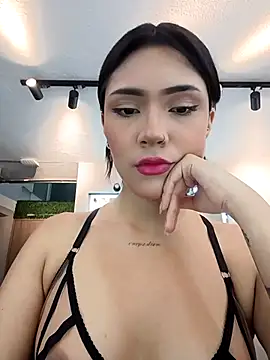 Snapshot of KymRoses chatting on 09.19.25 KymRoses online show from 09.19.25