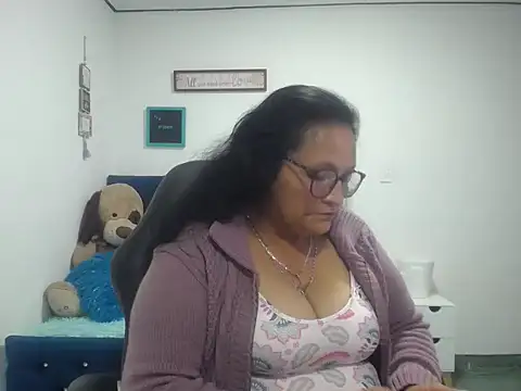 Snapshot of _Cristal chatting on 09.12.25  Cristal online show from 09.12.25