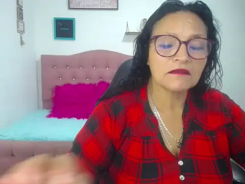 Snapshot of _Cristal chatting on 09.17.25  Cristal online show from 09.17.25