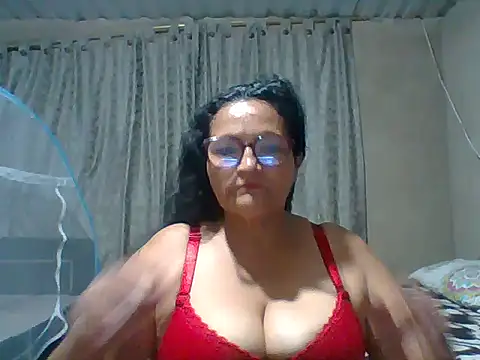 Snapshot of _Cristal chatting on 10.01.25  Cristal online show from 10.01.25