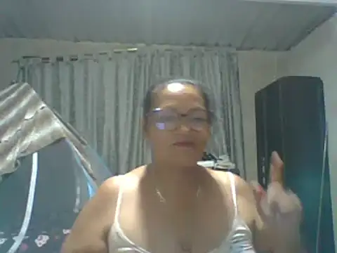 Snapshot of _Cristal chatting on 10.19.25  Cristal online show from 10.19.25