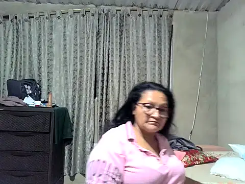 Snapshot of _Cristal chatting on 10.29.25  Cristal online show from 10.29.25