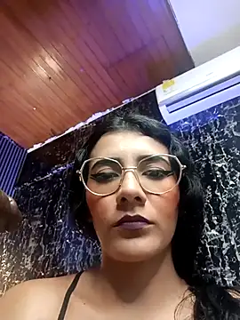 Snapshot of Violet_sl4ve chatting on 03.18.26 Violet sl4ve online show from 03.18.26