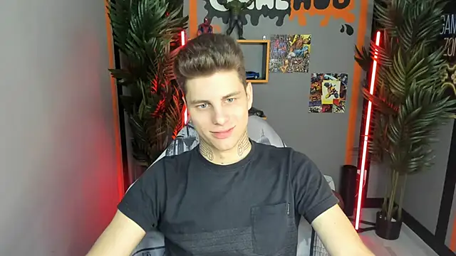 Snapshot of JackWolw chatting on 09.24.25 JackWolw online show from 09.24.25