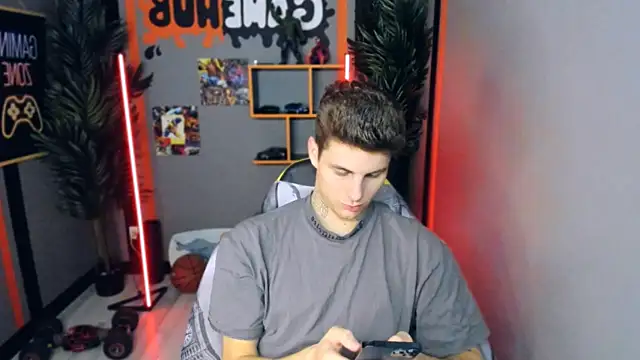 Snapshot of JackWolw chatting on 10.01.25 JackWolw online show from 10.01.25