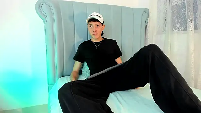 LittleDanny  online show from 02.10.26