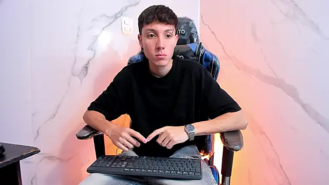 LittleDanny  online show from 04.28.26