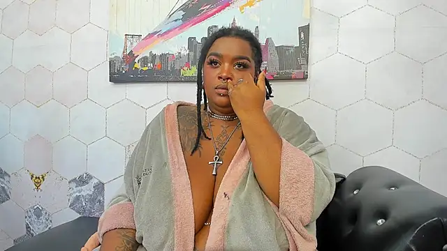 Anaa Fuentess online show from 10.21.25