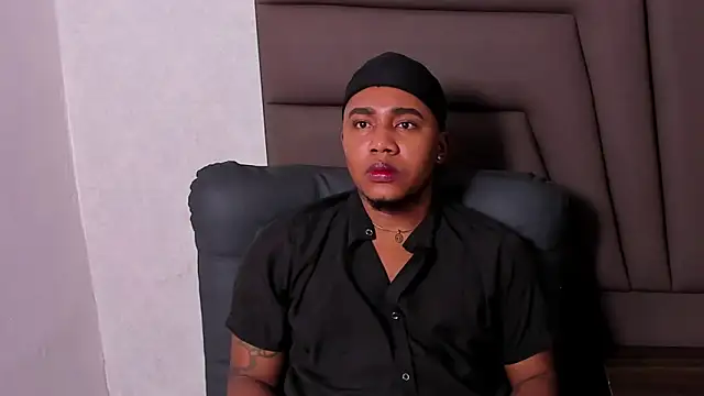 Snapshot of Duo69Sexual chatting on 11.28.25 Duo69Sexual online show from 11.28.25