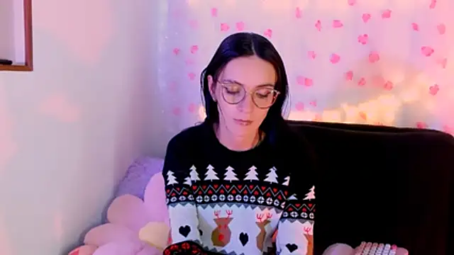 AuroraHans1 online show from 12.22.25