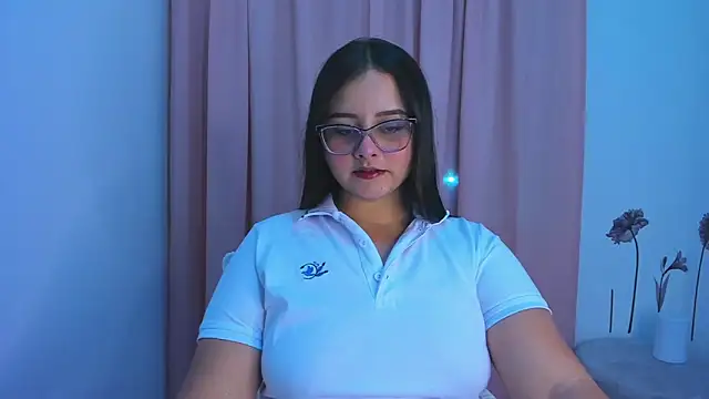 Snapshot of val_ferrer chatting on 09.10.25 val ferrer online show from 09.10.25