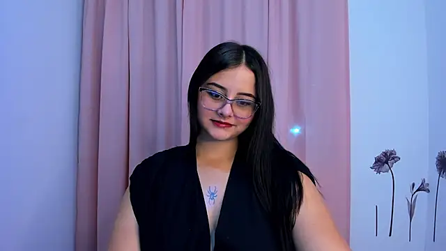 Snapshot of val_ferrer chatting on 09.14.25 val ferrer online show from 09.14.25