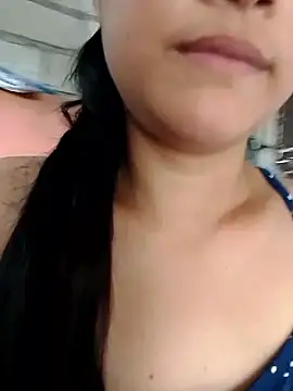 Pretty-Queen21 online show from 10.18.25