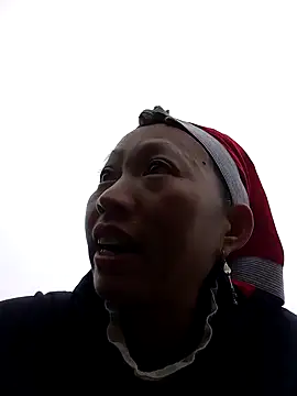 Snapshot of tcm-cute chatting on 11.12.25 tcm-cute online show from 11.12.25