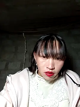 Snapshot of tcm-cute chatting on 11.14.25 tcm-cute online show from 11.14.25