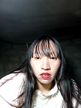 Snapshot of tcm-cute chatting on 11.15.25 tcm-cute online show from 11.15.25