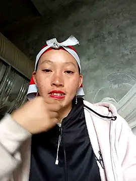 Snapshot of tcm-cute chatting on 11.18.25 tcm-cute online show from 11.18.25